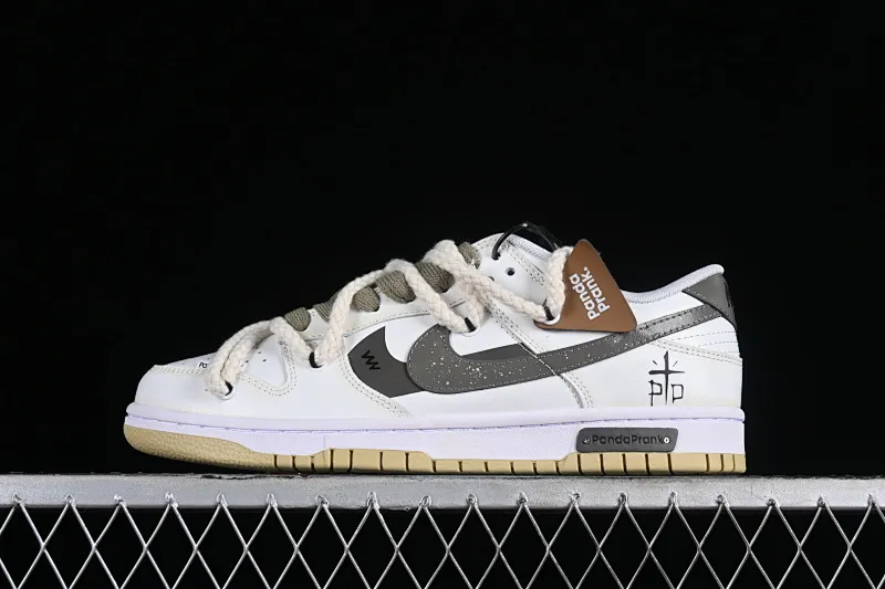 All categories Nk SB Dunk series Nk SB Dunk Low low-top sneakers Nk Dunk Low Panda Prank-Street Racing Flying Cloud Top SB strap low-top casual sneakers DV0833-100